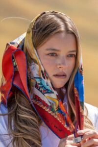 foulard rot - cropped